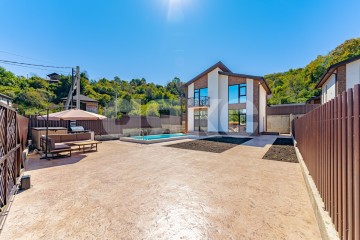 Фото №1: Дом 140 м² - Сочи, мкр. Нижняя Хобза, ул. Нижнехобзинская, 10