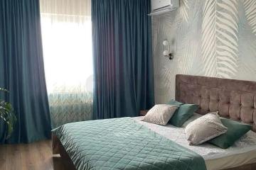 Фото №1: 2-комнатная квартира 78 м² - Краснодар, мкр. имени Маршала Жукова, ул. Александра Покрышкина, 2/1