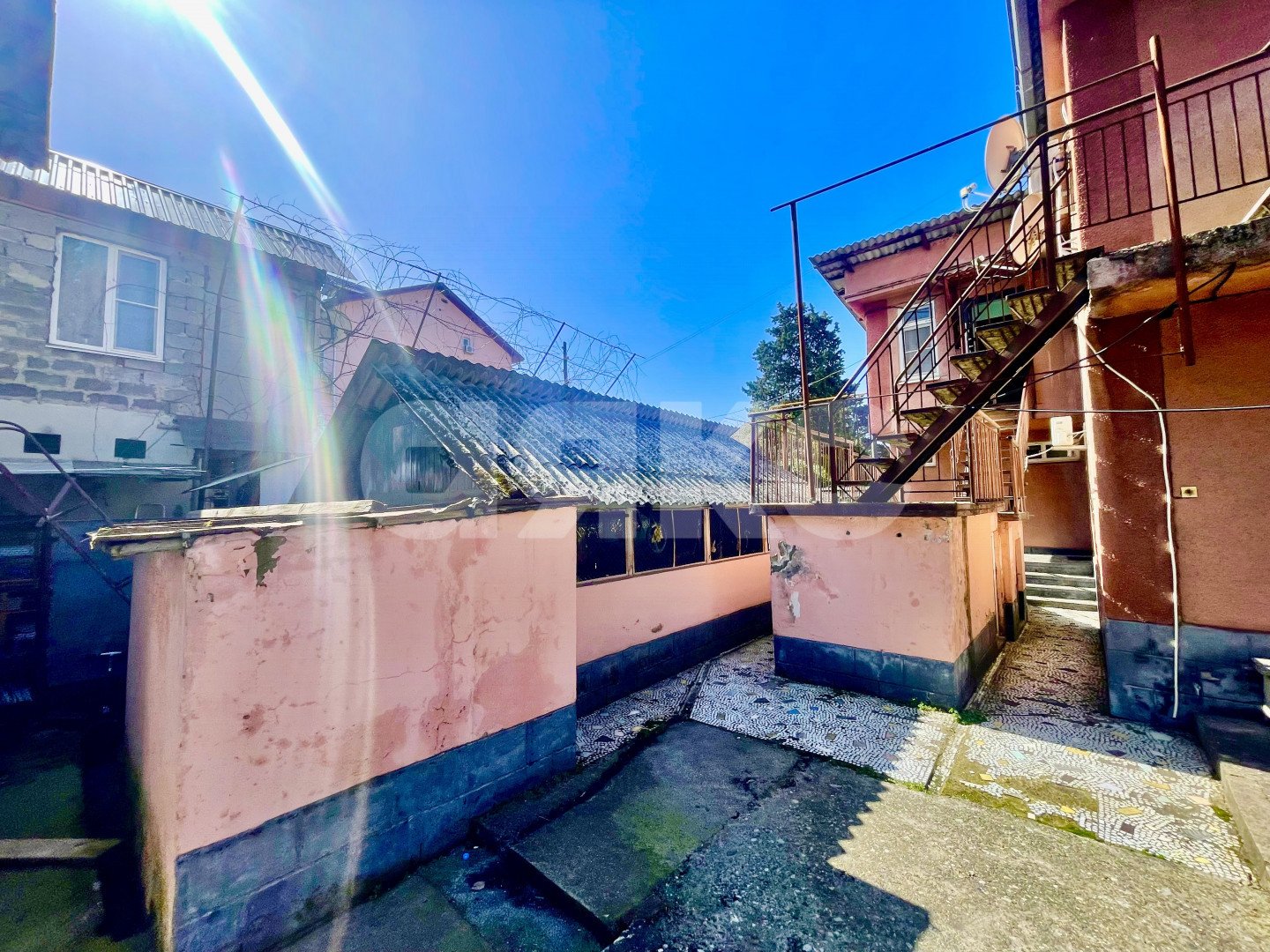 Фото №2: Дом 146 м² + 3.72 сот. - Сочи, Адлерский, Адлер, мкр. Голубые Дали, ул. Ленина, 143